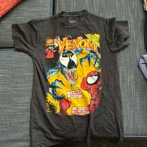 Spider-Man and Venom comic book cover tee size adult small